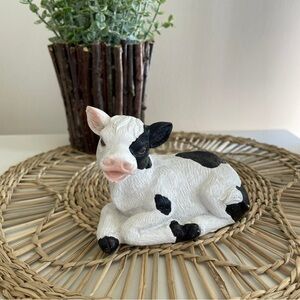 Laying Down Cow Resin Farm Figure Country Farmhouse Decor Figurine Farm Animal
